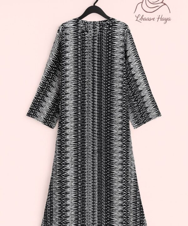 Bold in Black & White – Libaas-e-Haya Abayas