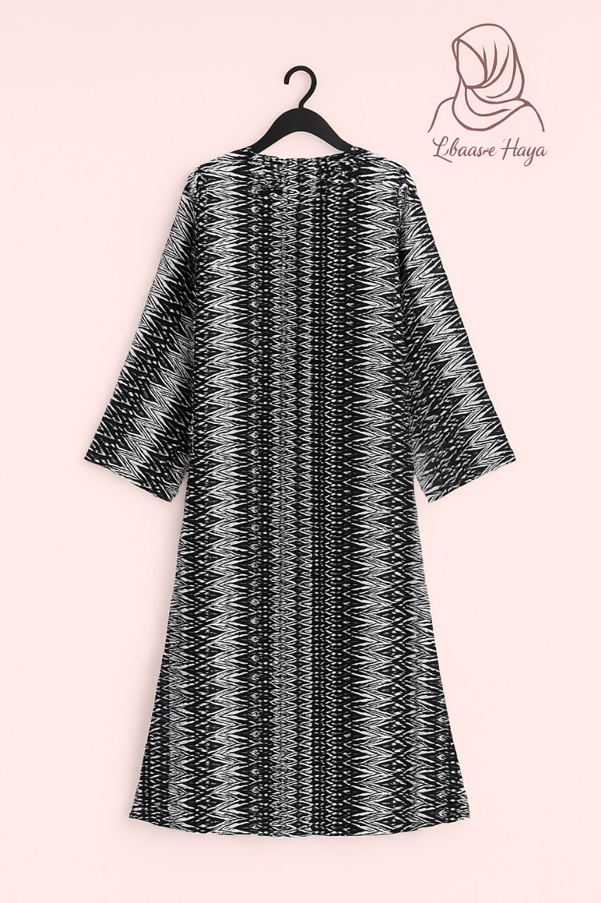 Bold in Black & White – Libaas-e-Haya Abayas